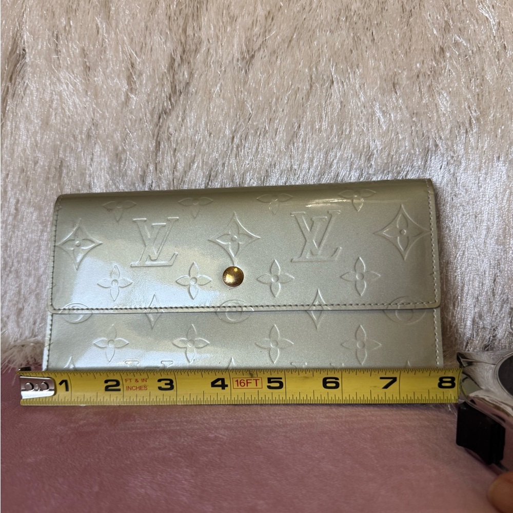 💯 Authentic Louis Vuitton Monogram Long Wallet in Green Vernis!